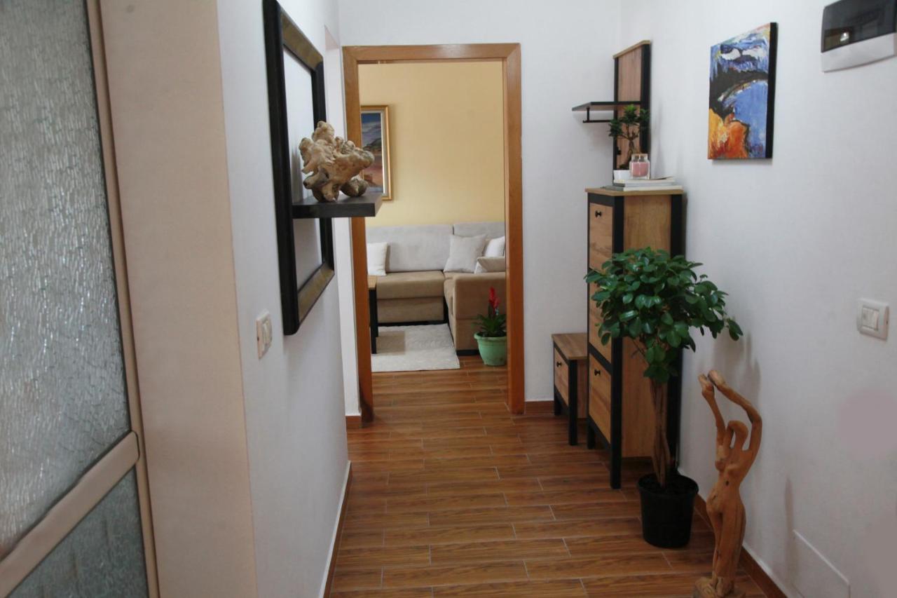 Cozy Central Apartment Tirana Exterior photo