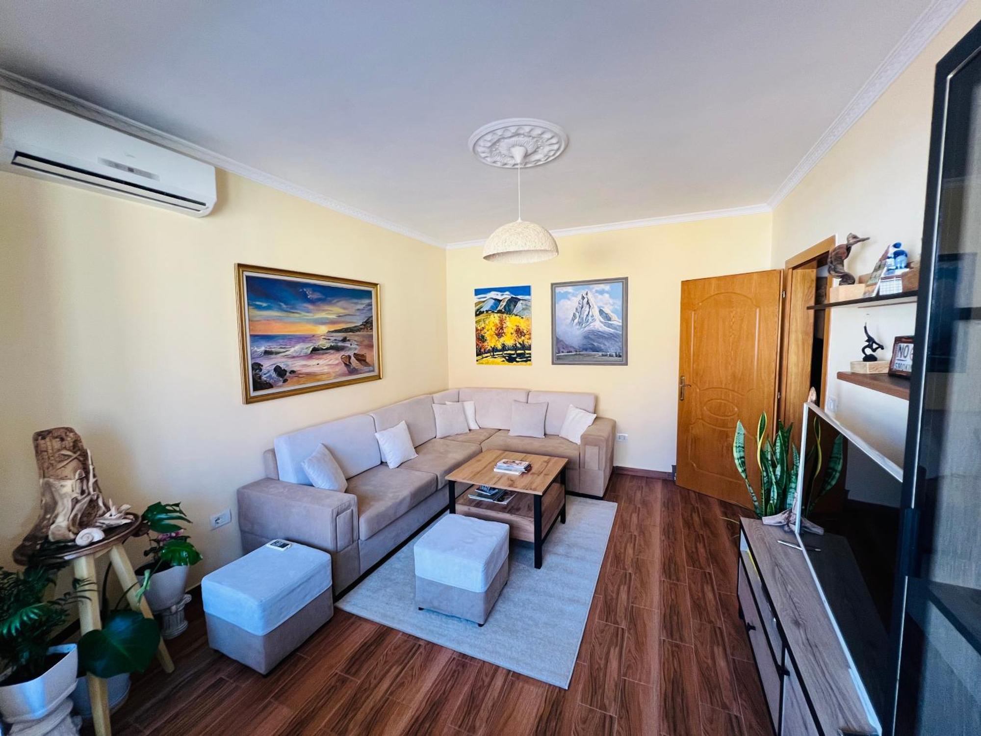 Cozy Central Apartment Tirana Exterior photo